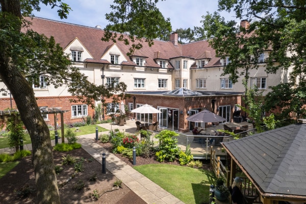 Amberwood House, 418/424 Ringwood Road