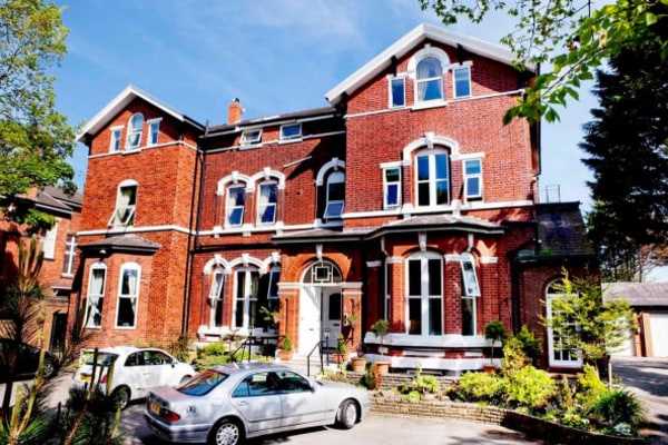 Westcliffe Manor, 21 Westcliffe Road