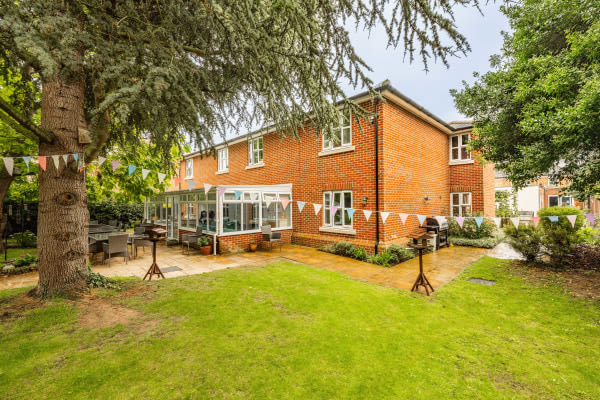 Spring Lodge, Main Road