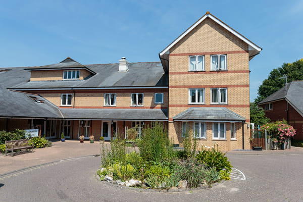 Elizabeth House - Sanctuary Retirement Communities, Fons George