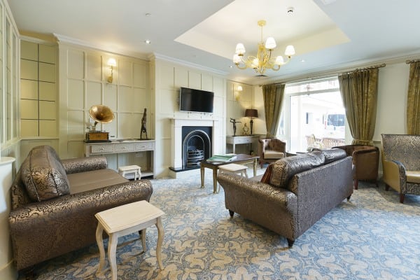 Signature Coombe Hill Manor Care Home 190 196 Coombe Lane West Kingston Upon Thames London Kt2 7eq 75 Reviews