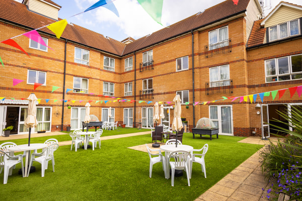 Willows Care Home, 227-229 London Road