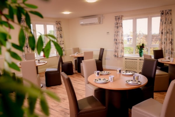 Willows Care Home 227 229 London Road Romford London Rm7 9bq