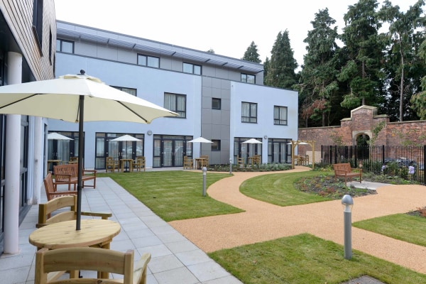 Abney Court, Abney Hall Park