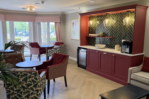 Knowle Gate Care Home - Avery Healthcare B93 9LW