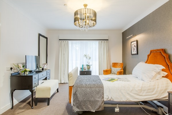 Knowle Gate Care Home - Avery Healthcare, Solihull, West Midlands