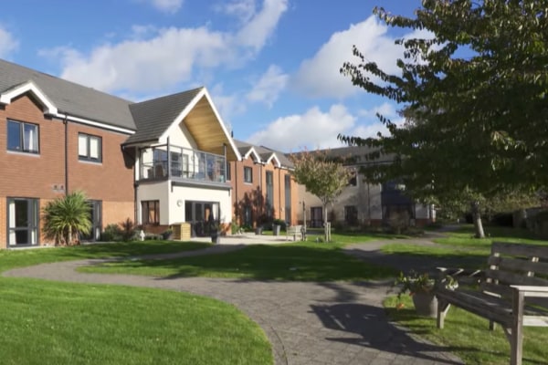 Hartford Court, Catherington Place