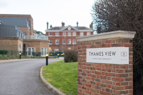 Thames View, Thames Ditton, Surrey