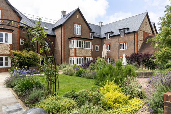 Wellington Grange, Broyle Road