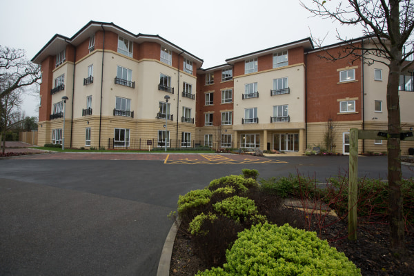 Cuffley Manor, Coopers Lane Road