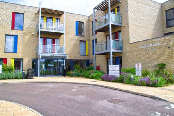 Rosebank Park, Main Road