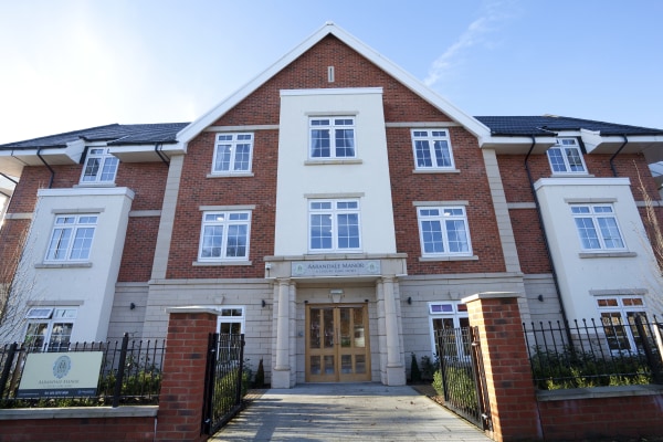Aarandale Manor, London