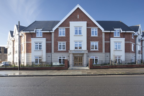 Aarandale Manor, Holders Hill Road