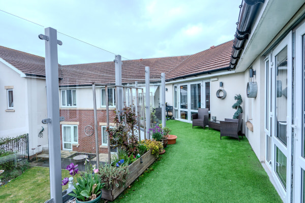 Oak Manor Care Home SG17 5GE