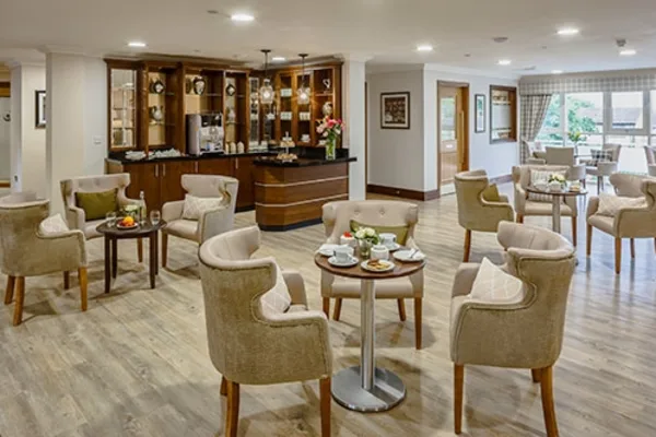 Astbury Manor Care Home - Avery Healthcare, Bracknell