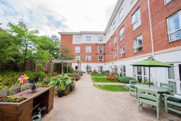 Chandler Court, Recreation Road