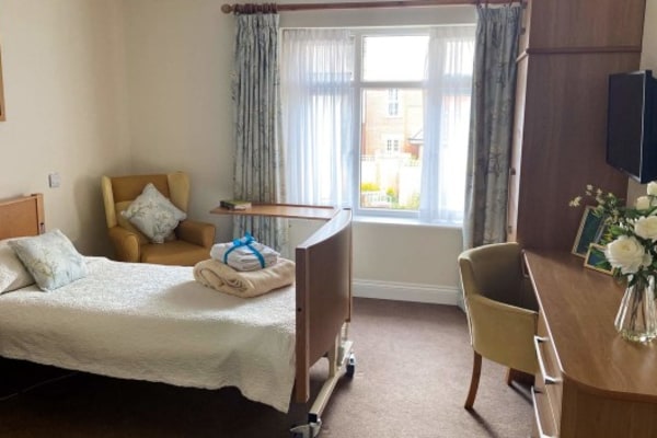 Alexandra House Care Home 88a Alexandra Road Parkstone Poole Dorset Bh14 9ew 47 Reviews