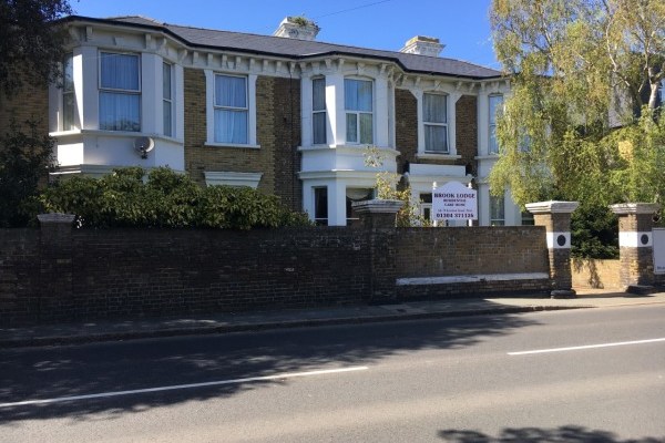 Brook Lodge, 68 London Road