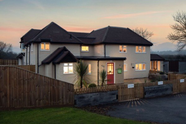 Braeburn Lodge, Bath Road