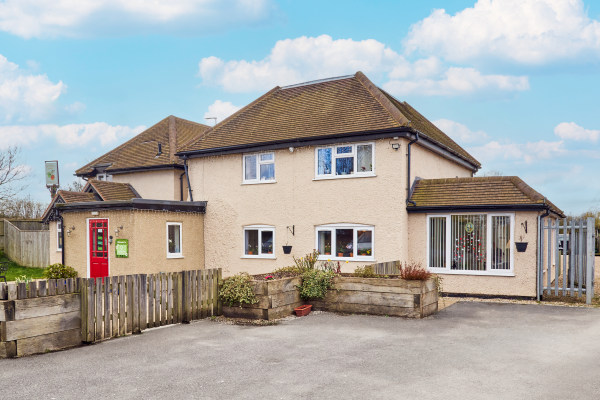 Braeburn Lodge, Bath Road
