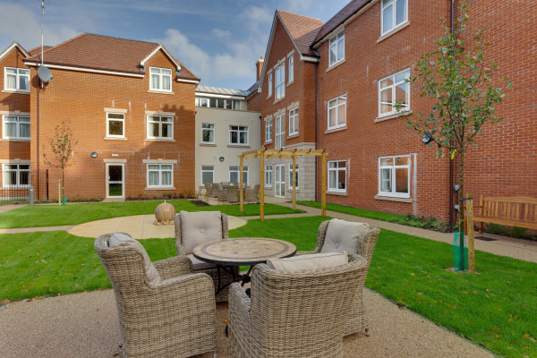 Carpathia Grange, 2 Southampton Road