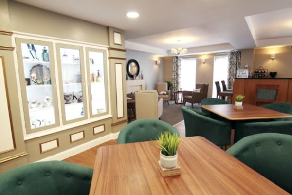 Marine View Lodge CH45 0JZ