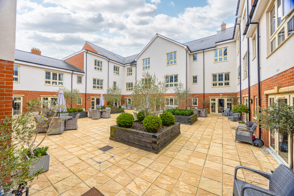 Claridge Place, 111 Warwick Road