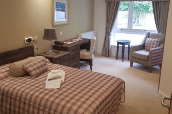 Kingsacre Care Home G81 6RW