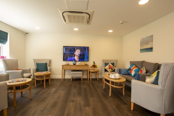 The Mayfair, 139 Vicarage Farm Road