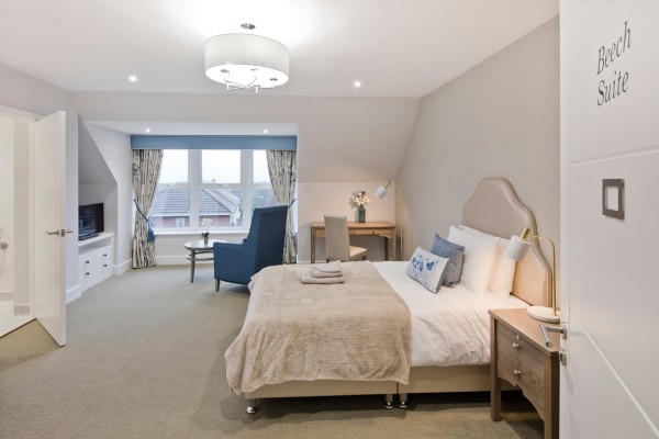 Hutton Manor LS28 7UB