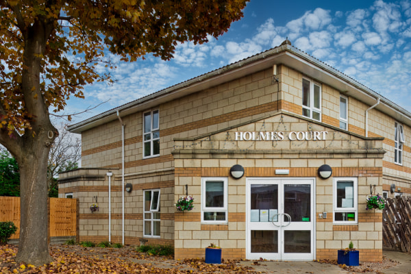 Holmes Court Care Home, Kenilworth Road