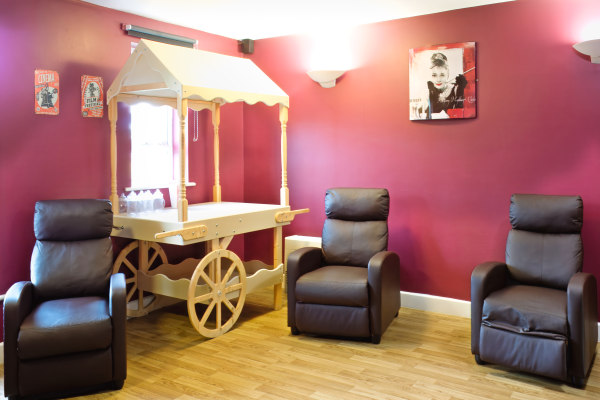 Holmes Court Care Home LE18 4UF
