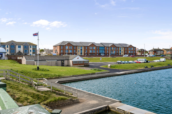 Lakelands Lodge, 35 Laidley's Walk