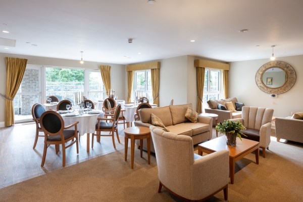 Bridge of Weir PA11 3PP