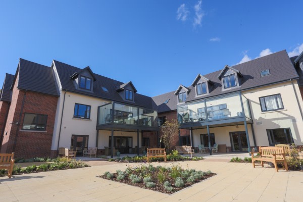 Mantles Court, 115 London Road