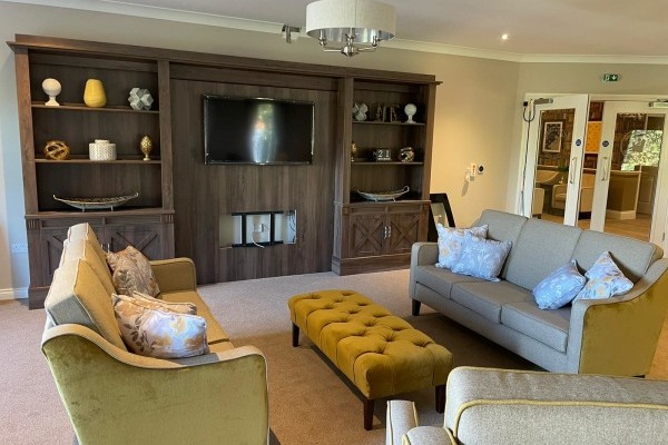 The Lodge at Caldwell Grange, Donnithorne Avenue