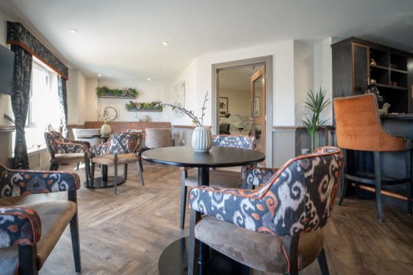 Hatfield Manor AL10 9UA