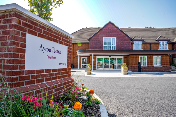 Ayton House, 2 Shepherds View