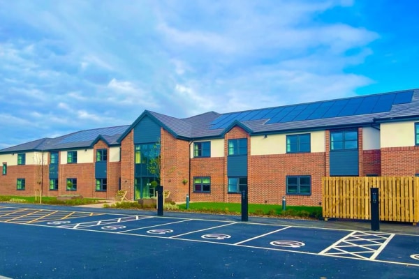 Montagu Hall, Harlington Road