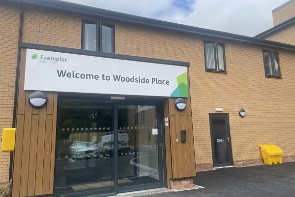 Woodside Place, Woodside Avenue