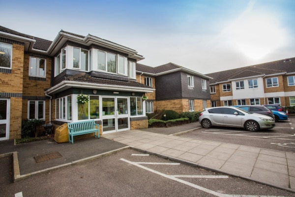 Willow Court Day Care Centre, Aldwickbury Crescent