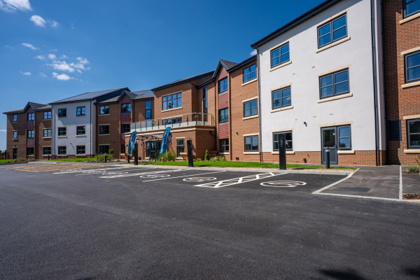 Friends Place, The Chase