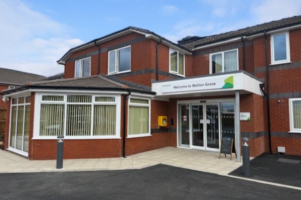 Walton Grove, Guido Street