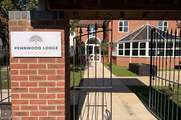 Pennwood Lodge, Wotton Road