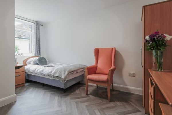 Hillcroft L39 5AT