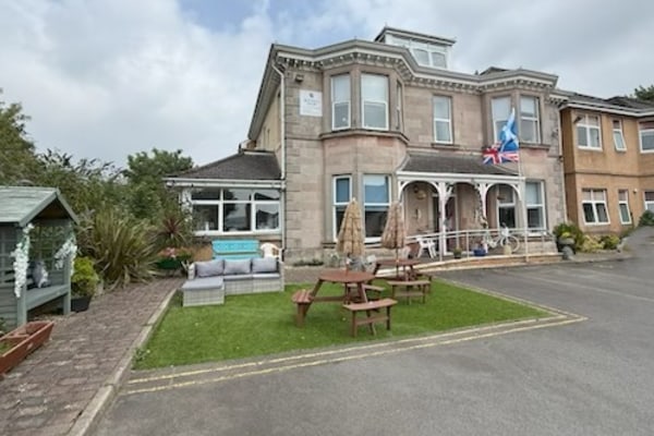 Burnlea, Burnlea Road