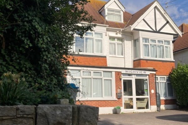 Highview, 42/44 Foxholes Road