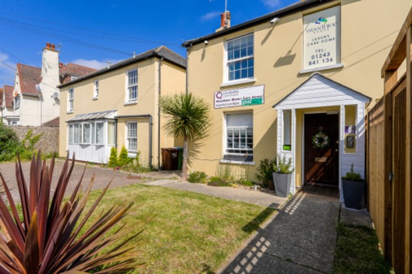 Woodbine Manor, 25 Upper Bognor Road