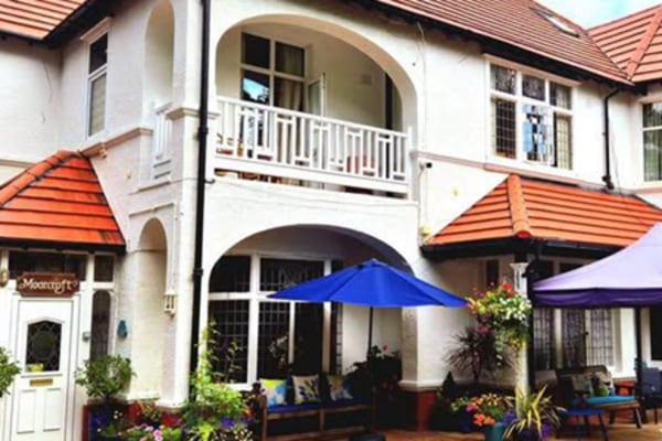 Moorcroft Residential Home, Fferm Bach Road