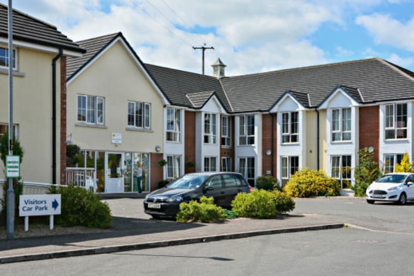 Rose Court Residential & Nursing Home, 30 Westbourne Avenue